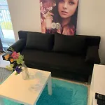 Studio 59 Mit Loggia, Einbau Kueche,1 Boxspringbett, Eigenes Bad, W-Lan, Tv , Waschmaschine, Schlafcouch