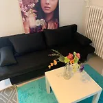 Studio 59 Mit Loggia, Einbau Kueche,1 Boxspringbett, Eigenes Bad, W-Lan, Tv , Waschmaschine, Schlafcouch