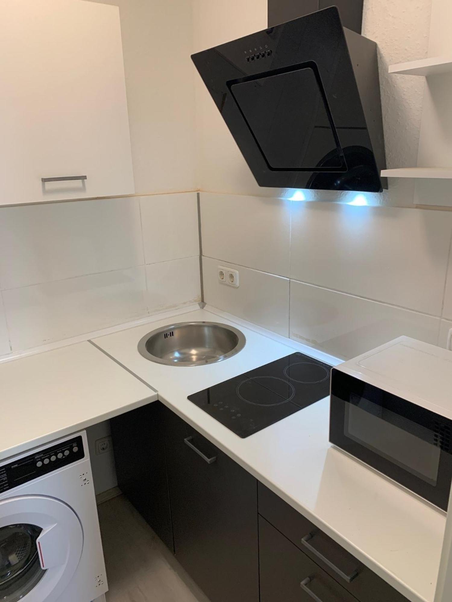 59 Mit Loggia, Einbau Kueche,1 Boxspringbett, Eigenes Bad, W-lan, Tv , Waschmaschine, Schlafcouch Apartment Gelsenkirchen