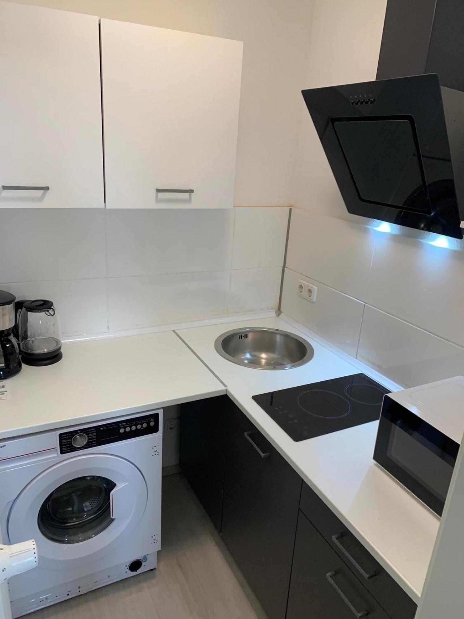 Apartment 59 Mit Loggia, Einbau Kueche,1 Boxspringbett, Eigenes Bad, W-lan, Tv , Waschmaschine, Schlafcouch