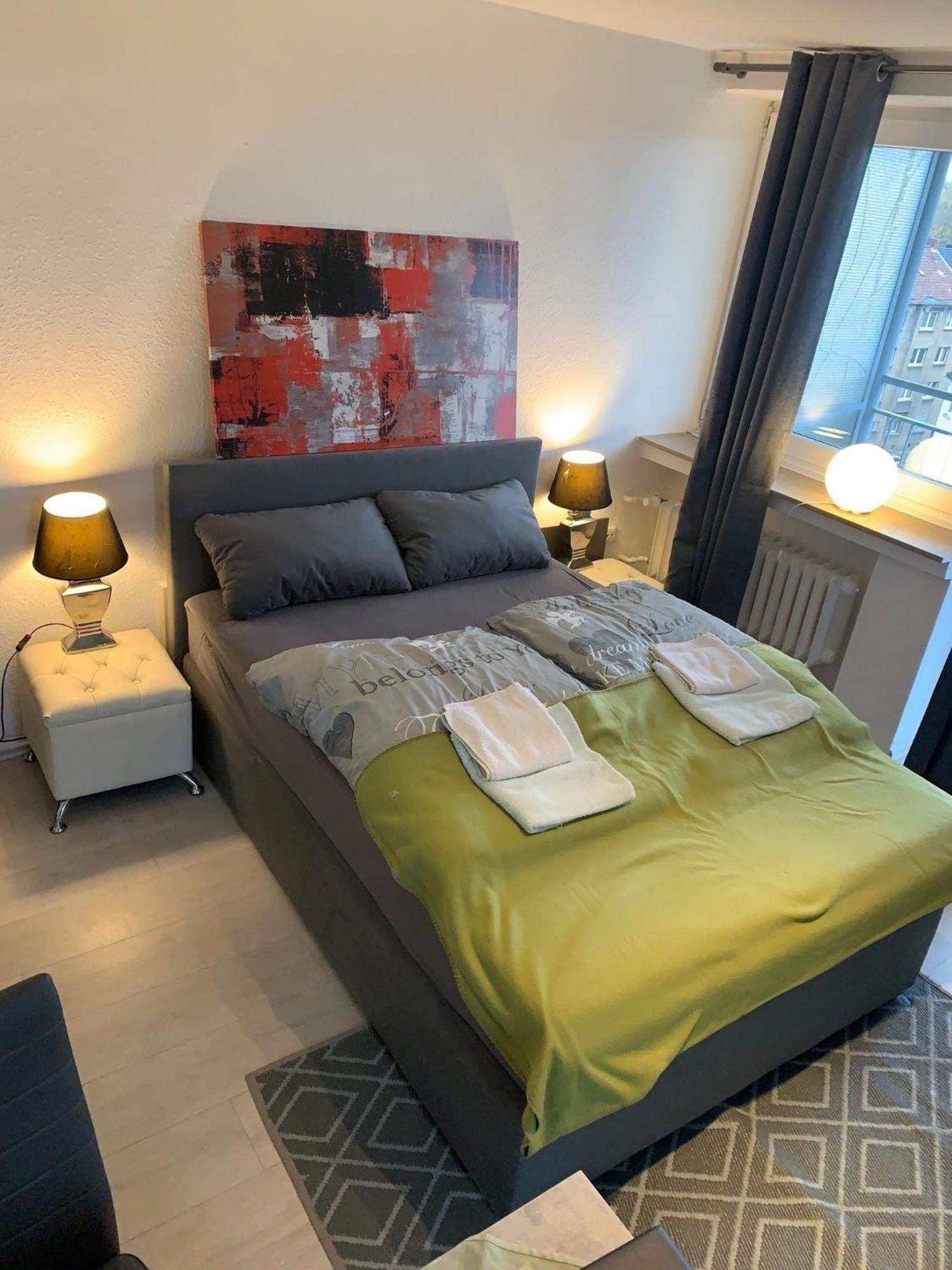 59 Mit Loggia, Einbau Kueche,1 Boxspringbett, Eigenes Bad, W-lan, Tv , Waschmaschine, Schlafcouch Apartment *